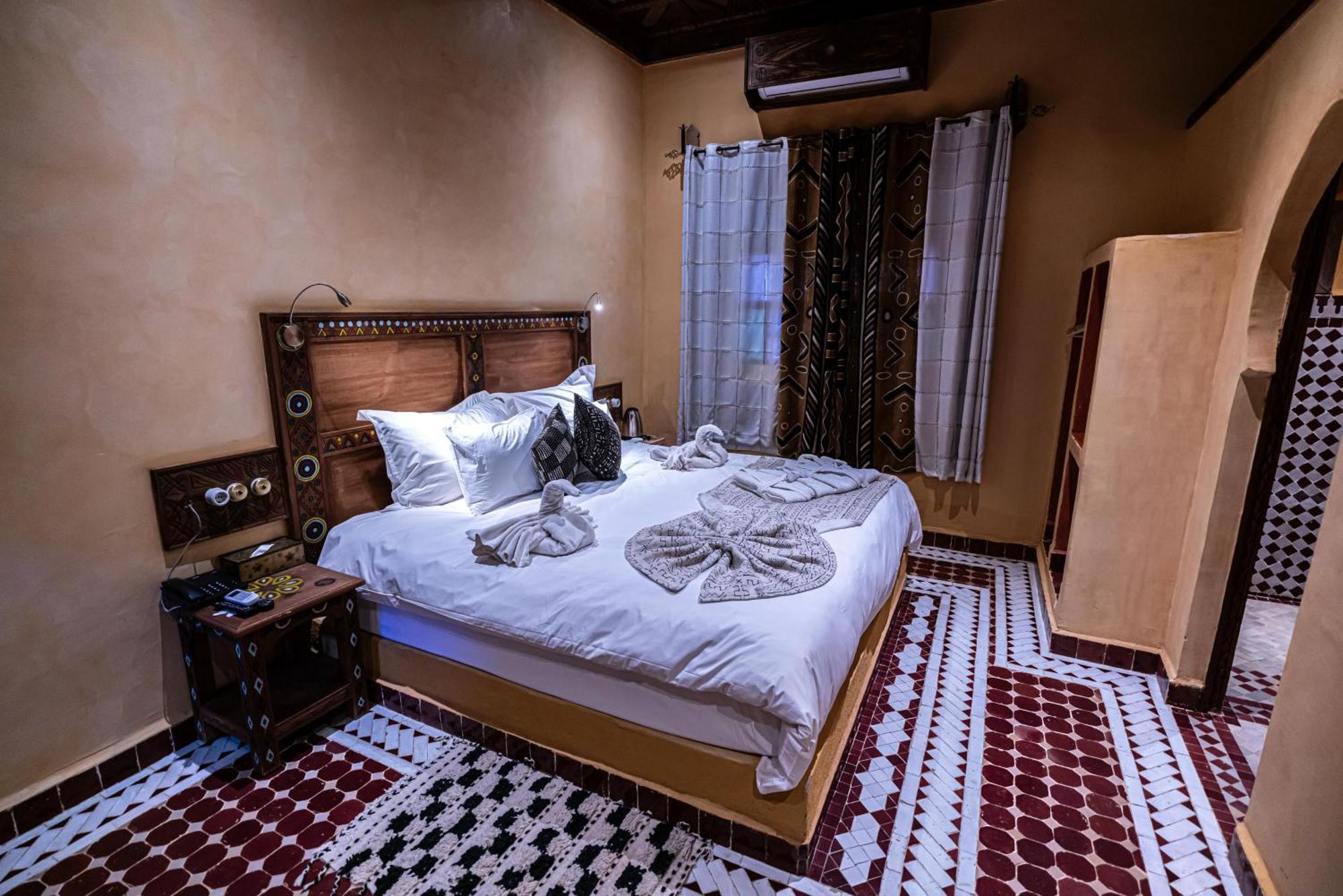 Hotel Riad Xaluca Мерзуга Экстерьер фото