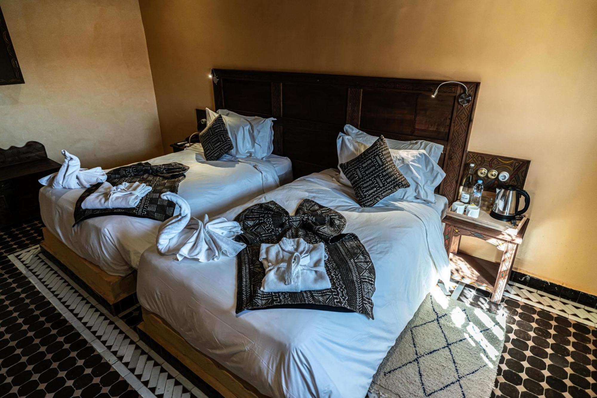 Hotel Riad Xaluca Мерзуга Экстерьер фото